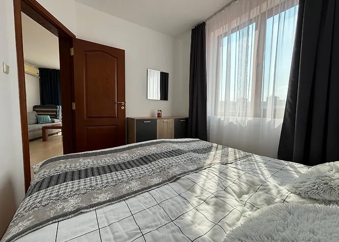 Bw - Happy 67 Σάνι Μπιτς